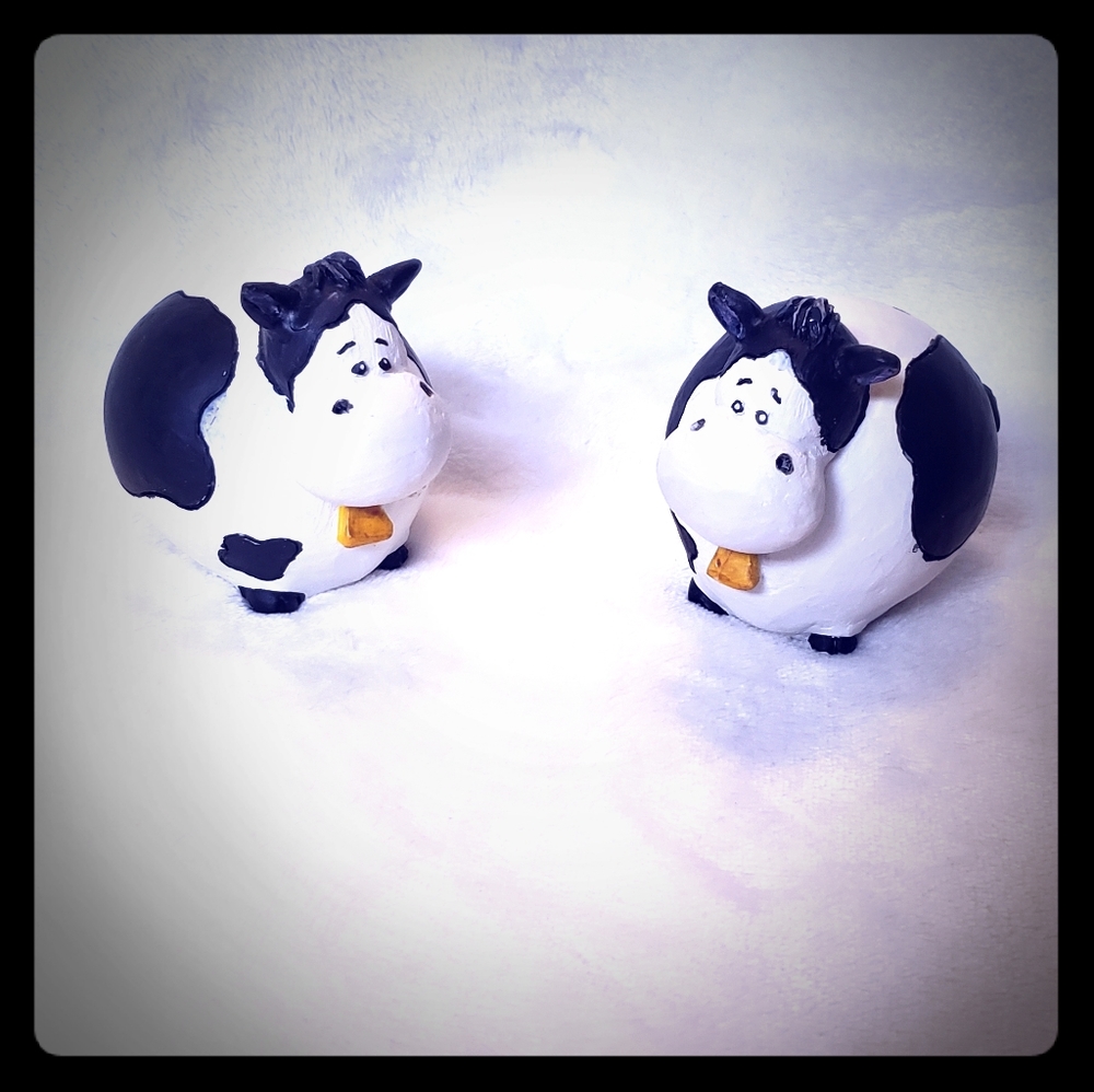☆☆☆ NWOT Set of Two Cows